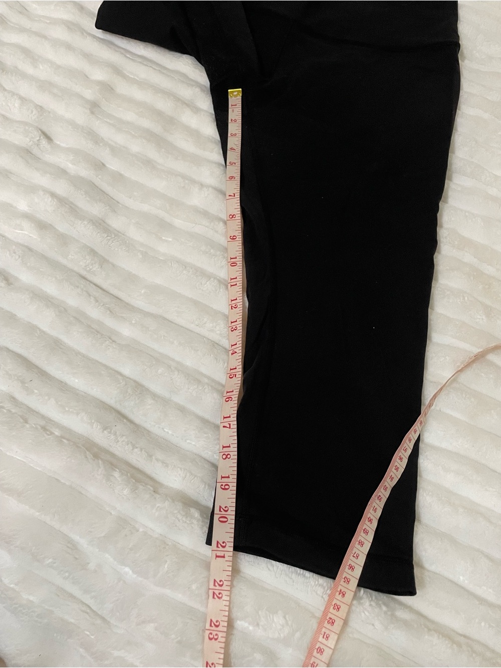 lululemon athletica women’s Black Capri Leggings - Picture 8 of 12